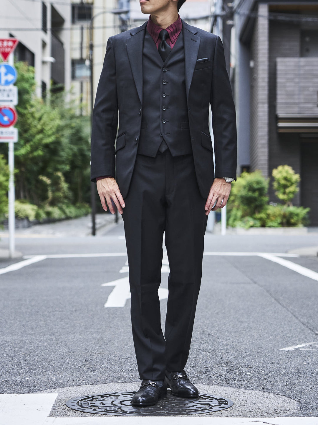 NEW】【冠婚葬祭にも使える】2BSスリーピーススーツ – GARNIER